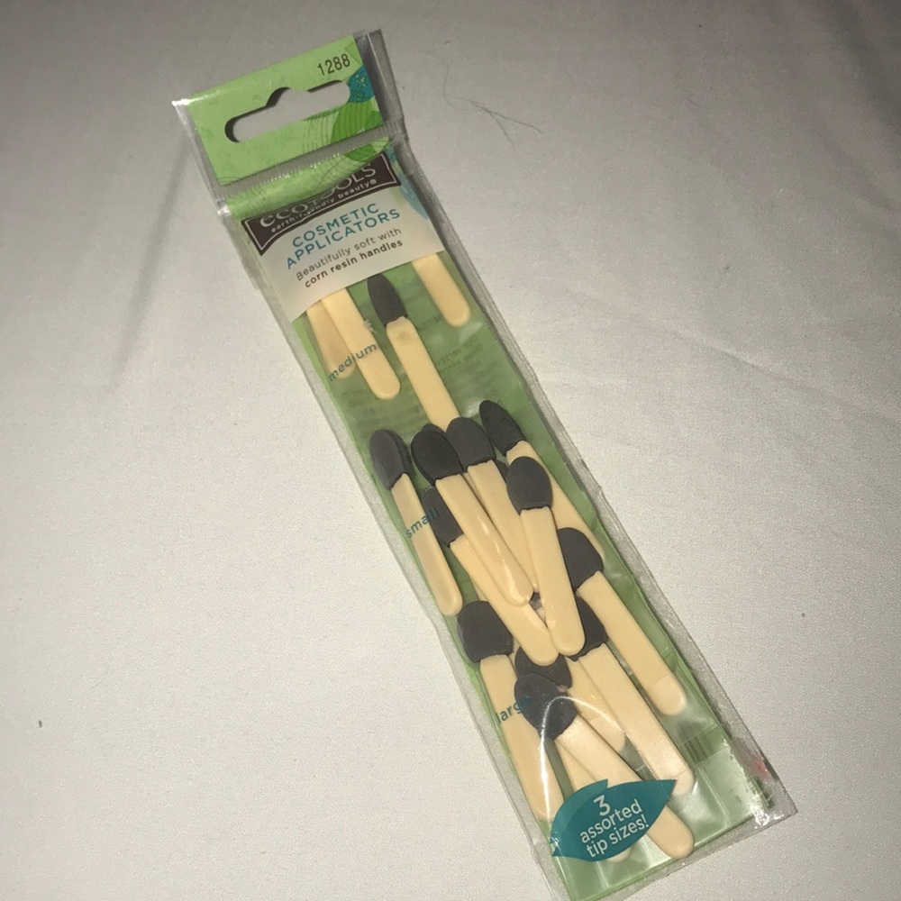 makeup applicators